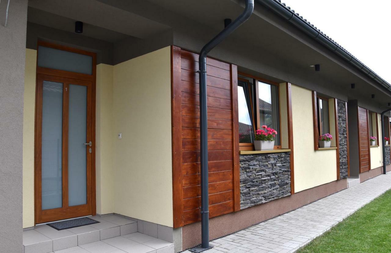 Appartamento Elemir Bešeňová Esterno foto