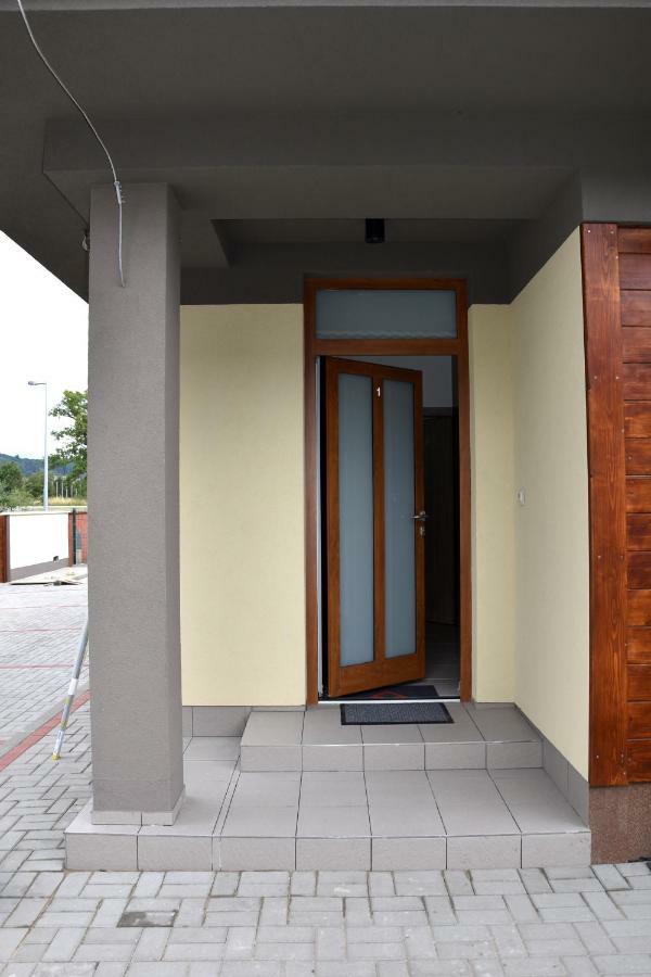 Appartamento Elemir Bešeňová Esterno foto
